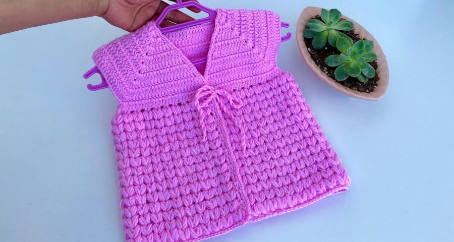 Chaleco de niña a dos agujas