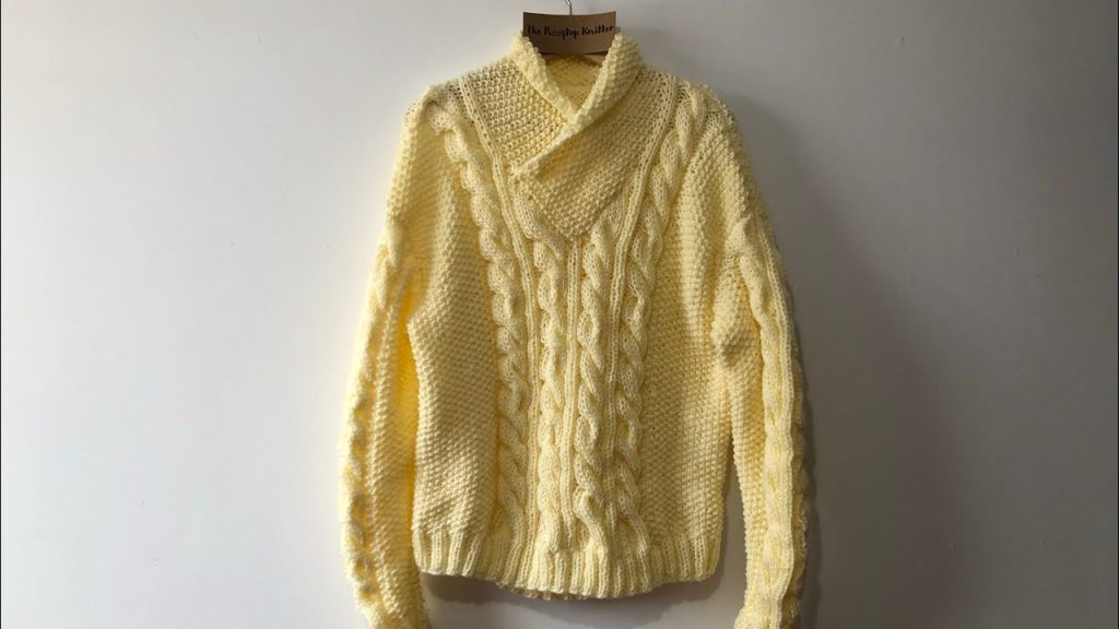 Jersey con trenzas o cables tejido a dos agujas cuello envolvente