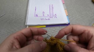 Abrigo punto trenza para niñas a palillos