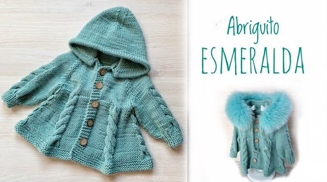 Abrigo de niña pequeña con capucha